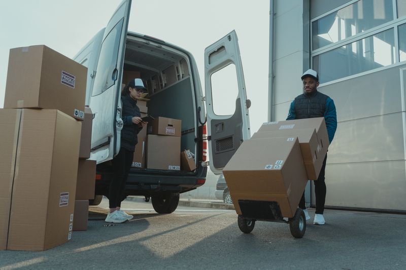 Amazon Warehouse Jobs: Career Guide & Application Tips
